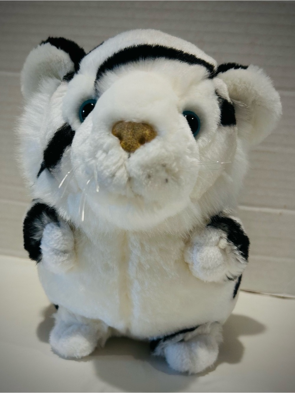 White Tiger plush Singapore Zoo Souvenir Stuffed Animal Like New 8”